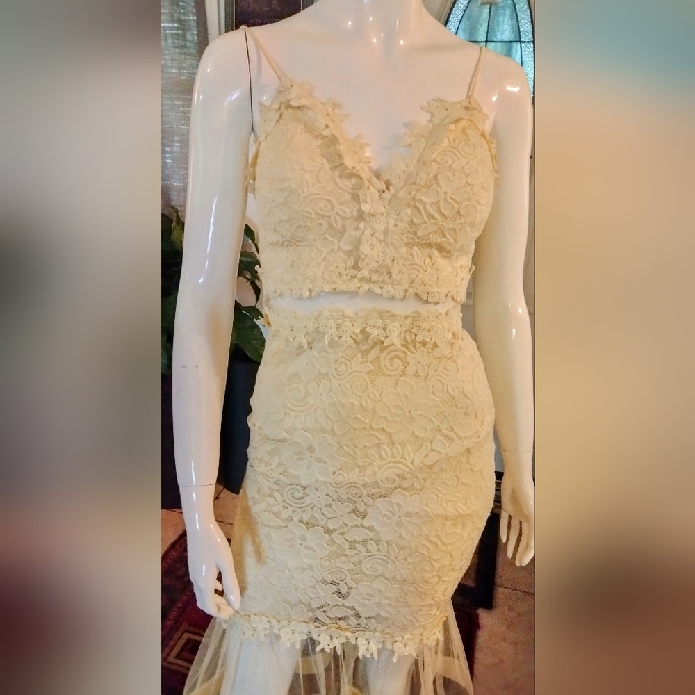 Lace spaghetti straps dress